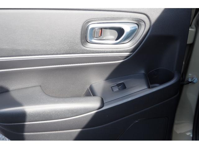 ヴェゼル e:HEVX ホンダセンシング/前後ドラレコ/衝突軽減ブレーキ/クルーズコントロール/LEDヘッドライト/アルミホイール/純正ナビ/ETC/TV/バックカメラ/パドルシフト/サイドカーテンエアバック/(37枚目)