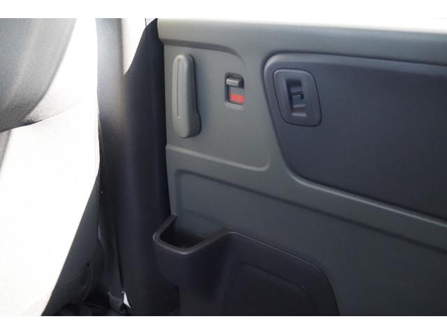 フリードハイブリッド ハイブリッド・Gホンダセンシング ドラレコ(前)/衝突軽減ブレーキ/クルーズコントロール/両側パワースライドドア/ETC/TV(ワンセグ)/バックカメラ/純正ナビ/LEDヘッドライト/(40枚目)