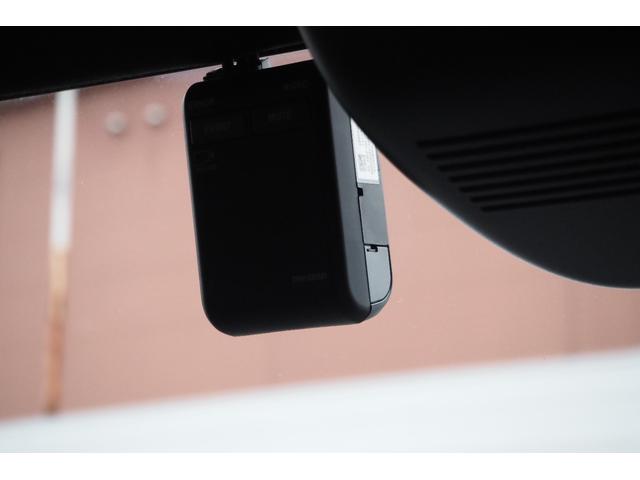 Ｎ－ＢＯＸカスタム ターボ　純正ナビ／ホンダセンシング／前後ドラレコ／サイド・カーテンエアバック／両側パワースライドドア／衝突軽減ブレーキ／クルーズコントロール／ＬＥＤヘッドライト／アルミホイール／ＥＴＣ／ＴＶ／バックカメラ／（4枚目）