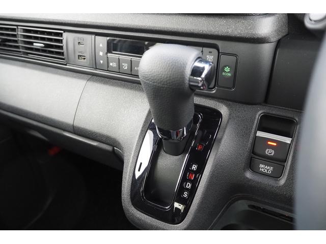 Ｎ－ＢＯＸカスタム ターボ　純正ナビ／ホンダセンシング／前後ドラレコ／サイド・カーテンエアバック／両側パワースライドドア／衝突軽減ブレーキ／クルーズコントロール／ＬＥＤヘッドライト／アルミホイール／ＥＴＣ／ＴＶ／バックカメラ／（16枚目）