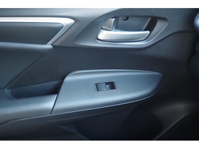 フィットハイブリッド Ｌパッケージ　ホンダセンシング／前後ドラレコ／衝突軽減ブレーキ／クルーズコントロール／ＬＥＤヘッドライト／アルミホイール／純正ナビ／サイドカーテンエアバック／ＥＴＣ／バックカメラ／ＴＶ／（46枚目）