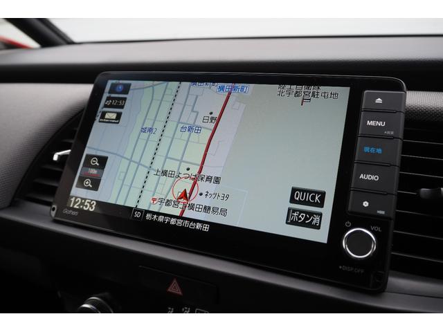 フィット ｅ：ＨＥＶクロスター　ホンダセンシング／衝突軽減ブレーキ／クルーズコントロール／ＬＥＤヘッドライト／１６インチアルミホイール／純正ナビ／ＥＴＣ／ＴＶ／バックカメラ／サイドカーテンエアバック／ＣＤ／ＤＶＤ／（3枚目）