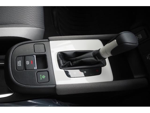フィット ｅ：ＨＥＶクロスター　ホンダセンシング／衝突軽減ブレーキ／クルーズコントロール／ＬＥＤヘッドライト／１６インチアルミホイール／純正ナビ／ＥＴＣ／ＴＶ／バックカメラ／サイドカーテンエアバック／ＣＤ／ＤＶＤ／（5枚目）
