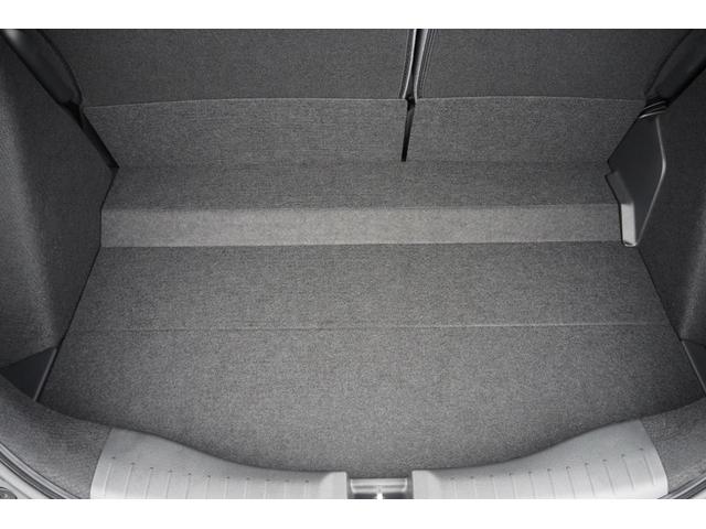 フィット ｅ：ＨＥＶクロスター　ホンダセンシング／衝突軽減ブレーキ／クルーズコントロール／ＬＥＤヘッドライト／１６インチアルミホイール／純正ナビ／ＥＴＣ／ＴＶ／バックカメラ／サイドカーテンエアバック／ＣＤ／ＤＶＤ／（29枚目）