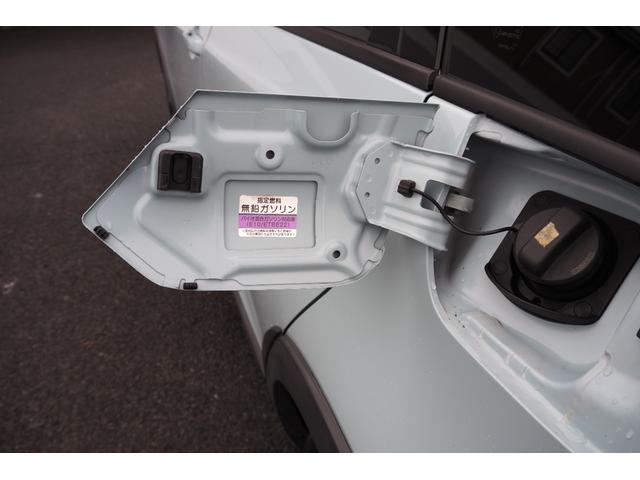 フィット ｅ：ＨＥＶクロスター　ホンダセンシング／衝突軽減ブレーキ／クルーズコントロール／ＬＥＤヘッドライト／１６インチアルミホイール／純正ナビ／ＥＴＣ／ＴＶ／バックカメラ／サイドカーテンエアバック／ＣＤ／ＤＶＤ／（37枚目）