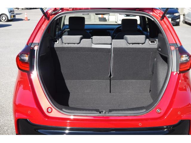 フィット RS ホンダセンシング/衝突軽減ブレーキ/クルーズコントロール/LEDヘッドライト/アルミホイール/ETC/バックカメラ/サイドカーテンエアバック/(24枚目)