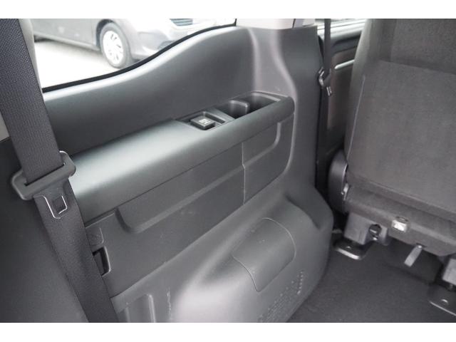 ステップワゴンスパーダ スパーダホンダセンシング　純正ナビ／ドラレコ（前）／ホンダセンシング／衝突軽減ブレーキ／クルーズコントロール／ＬＥＤヘッドライト／両側パワースライドドア／ＥＴＣ／ＴＶ／バックカメラ／アルミホイール／パドルシフト／リア席モニター（32枚目）