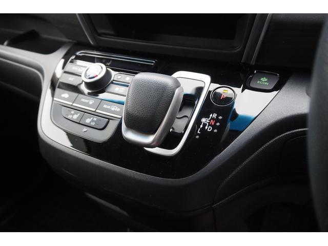 フリードハイブリッド ハイブリッド・Ｇホンダセンシング　前後ドラレコ／ホンダセンシング／ＥＴＣ／ＴＶ／バックカメラ／衝突軽減ブレーキ／クルーズコントロール／両側パワースライドドア／ＬＥＤヘッドライト／アルミホイール／純正ナビ／ステアリングオーディオリモコン（17枚目）