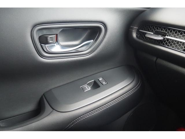 ＺＲ－Ｖ ｅ：ＨＥＶＺ特別仕様車ブラックスタイル　純正ナビ／前後ドラレコ／ホンダセンシング／衝突軽減ブレーキ／クルーズコントロール／ＥＴＣ／ＴＶ／バックカメラ／サイドカーテンエアバック／ＬＥＤフォグライト／パドルシフト／アルミホイール／（30枚目）