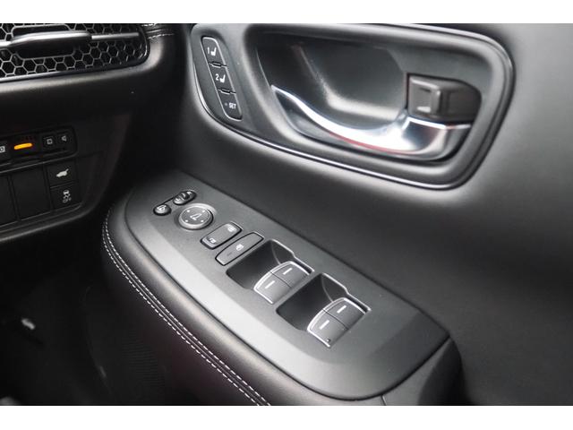 ＺＲ－Ｖ ｅ：ＨＥＶＺ特別仕様車ブラックスタイル　純正ナビ／前後ドラレコ／ホンダセンシング／衝突軽減ブレーキ／クルーズコントロール／ＥＴＣ／ＴＶ／バックカメラ／サイドカーテンエアバック／ＬＥＤフォグライト／パドルシフト／アルミホイール／（31枚目）