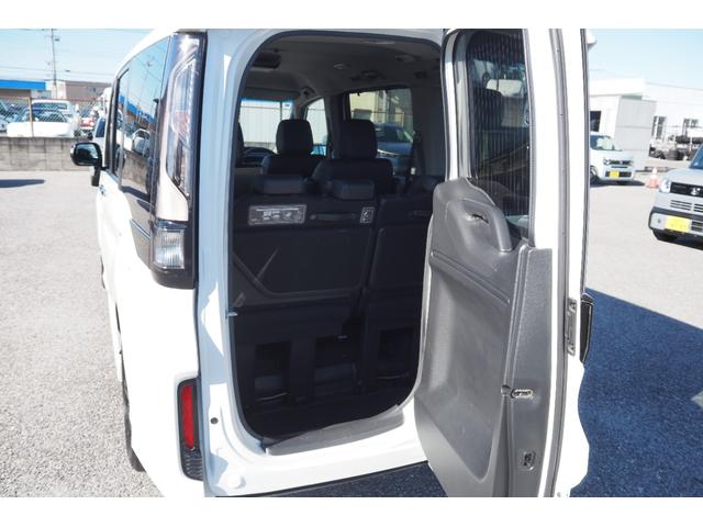 ステップワゴンスパーダ スパーダハイブリッドＧ・ＥＸホンダセンシングブラスタ　純正ナビ／ワクワクゲート／後席モニター／前後ドラレコ／ホンダセンシング／両側パワースライドドア／衝突軽減ブレーキ／ＬＥＤヘッドライト／ＥＴＣ／ＴＶ／バックカメラ／サイドカーテンエアバック／（5枚目）