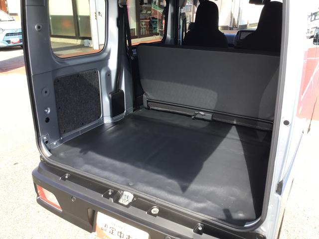 ハイゼットカーゴ ＤＸ　前後ソナー　安全ボディ　セキュリティアラーム　メモリーナビ　ナビＴＶ　キーレスキー　エコアイドル　ハイビームアシスト　ＥＳＣ　オートライト　レーンアシスト　両席エアバッグ　ＡＢＳ（14枚目）