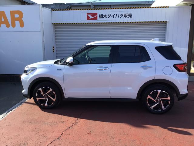 ロッキー プレミアムＧ　ＨＥＶ　レーダクルーズ　ソナー　Ｉストップ　セキュリティアラーム　電動格納式ドアミラー　ＬＥＤヘッドランプ　キーフリーシステム　オートハイビーム　アルミホイール　衝突安全ボディ（3枚目）