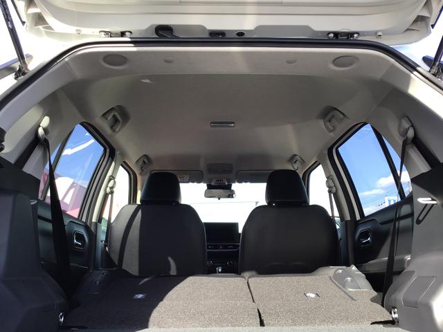 ロッキー プレミアムＧ　ＨＥＶ　レーダクルーズ　ソナー　Ｉストップ　セキュリティアラーム　電動格納式ドアミラー　ＬＥＤヘッドランプ　キーフリーシステム　オートハイビーム　アルミホイール　衝突安全ボディ（11枚目）