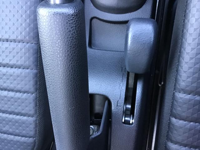 ハイゼットトラック スタンダード 農用スペシャル 切り替え4WD 盗難防止装置 エコアイドル ブレーキサポート AC 車線逸脱警報装置 エアバック 禁煙車 スーパーデフロック パワーステアリング オートライト オートハイビーム ESC(24枚目)