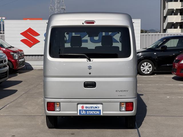 エブリイ ＰＣ　６型　バックアイカメラ付ディスプレイオーディオ　バックアイカメラ付ディスプレイオーディオ　ＬＥＤヘッドランプ　オートライト　スライドドア　シートヒーター　スズキセーフティーサポート　衝突被害軽減システム　アイドリングストップ　横滑り防止機能（8枚目）