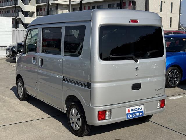 エブリイ ＰＣ　６型　バックアイカメラ付ディスプレイオーディオ　バックアイカメラ付ディスプレイオーディオ　ＬＥＤヘッドランプ　オートライト　スライドドア　シートヒーター　スズキセーフティーサポート　衝突被害軽減システム　アイドリングストップ　横滑り防止機能（9枚目）
