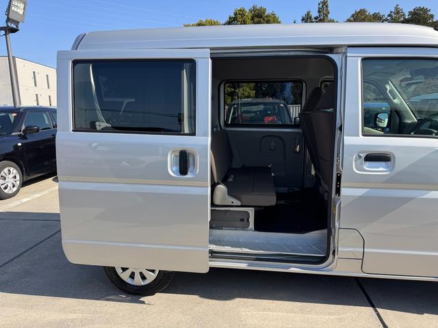 エブリイ ＰＣ　６型　バックアイカメラ付ディスプレイオーディオ　バックアイカメラ付ディスプレイオーディオ　ＬＥＤヘッドランプ　オートライト　スライドドア　シートヒーター　スズキセーフティーサポート　衝突被害軽減システム　アイドリングストップ　横滑り防止機能（21枚目）