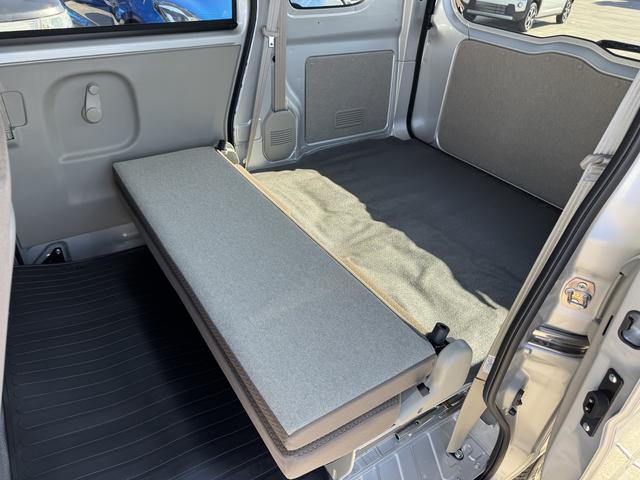 エブリイ ＰＣ　６型　バックアイカメラ付ディスプレイオーディオ　バックアイカメラ付ディスプレイオーディオ　ＬＥＤヘッドランプ　オートライト　スライドドア　シートヒーター　スズキセーフティーサポート　衝突被害軽減システム　アイドリングストップ　横滑り防止機能（43枚目）