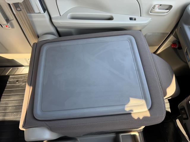 エブリイ ＰＣ　６型　バックアイカメラ付ディスプレイオーディオ　バックアイカメラ付ディスプレイオーディオ　ＬＥＤヘッドランプ　オートライト　スライドドア　シートヒーター　スズキセーフティーサポート　衝突被害軽減システム　アイドリングストップ　横滑り防止機能（45枚目）