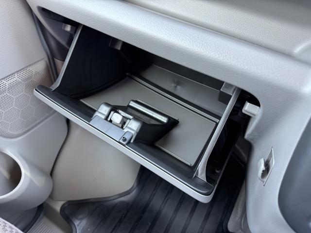 エブリイ ＰＣ　６型　バックアイカメラ付ディスプレイオーディオ　バックアイカメラ付ディスプレイオーディオ　ＬＥＤヘッドランプ　オートライト　スライドドア　シートヒーター　スズキセーフティーサポート　衝突被害軽減システム　アイドリングストップ　横滑り防止機能（52枚目）