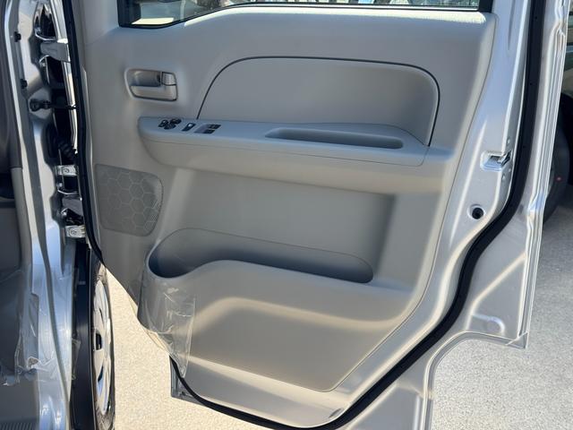 エブリイ ＰＣ　６型　バックアイカメラ付ディスプレイオーディオ　バックアイカメラ付ディスプレイオーディオ　ＬＥＤヘッドランプ　オートライト　スライドドア　シートヒーター　スズキセーフティーサポート　衝突被害軽減システム　アイドリングストップ　横滑り防止機能（56枚目）