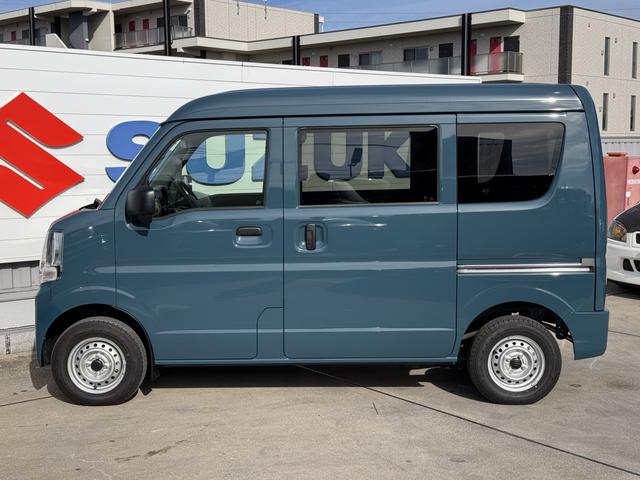 エブリイ ＰＡリミテッド　電子制御式パートタイム４ＷＤ　ＣＶＴ　６型　オートライト　スライドドア　スズキセーフティーサポート　４ＷＤ　衝突被害軽減システム　アイドリングストップ　横滑り防止機能　衝突安全ボディ　盗難防止システム　電波式キーレスエントリー　ＡＭ／ＦＭラジオ（10枚目）