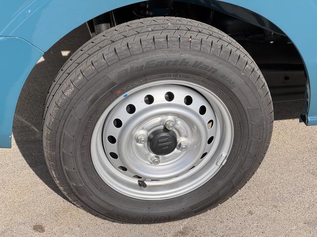 エブリイ ＰＡリミテッド　電子制御式パートタイム４ＷＤ　ＣＶＴ　６型　オートライト　スライドドア　スズキセーフティーサポート　４ＷＤ　衝突被害軽減システム　アイドリングストップ　横滑り防止機能　衝突安全ボディ　盗難防止システム　電波式キーレスエントリー　ＡＭ／ＦＭラジオ（14枚目）