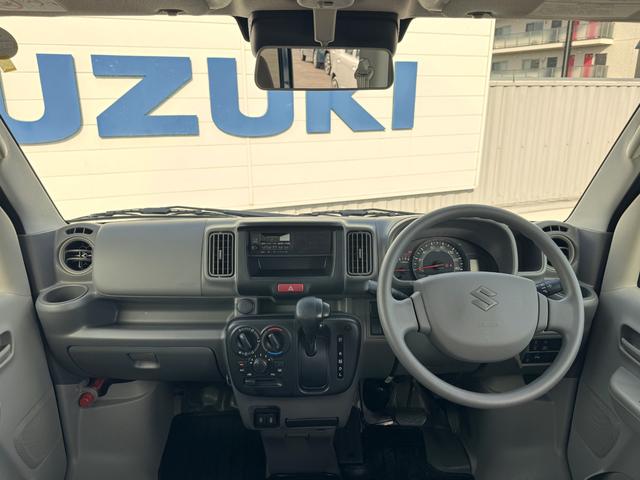 エブリイ ＰＡリミテッド　電子制御式パートタイム４ＷＤ　ＣＶＴ　６型　オートライト　スライドドア　スズキセーフティーサポート　４ＷＤ　衝突被害軽減システム　アイドリングストップ　横滑り防止機能　衝突安全ボディ　盗難防止システム　電波式キーレスエントリー　ＡＭ／ＦＭラジオ（26枚目）