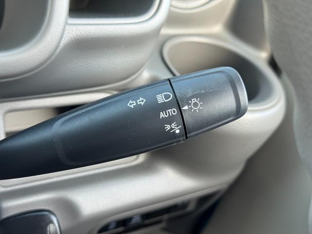 エブリイ ＰＡリミテッド　電子制御式パートタイム４ＷＤ　ＣＶＴ　６型　オートライト　スライドドア　スズキセーフティーサポート　４ＷＤ　衝突被害軽減システム　アイドリングストップ　横滑り防止機能　衝突安全ボディ　盗難防止システム　電波式キーレスエントリー　ＡＭ／ＦＭラジオ（32枚目）