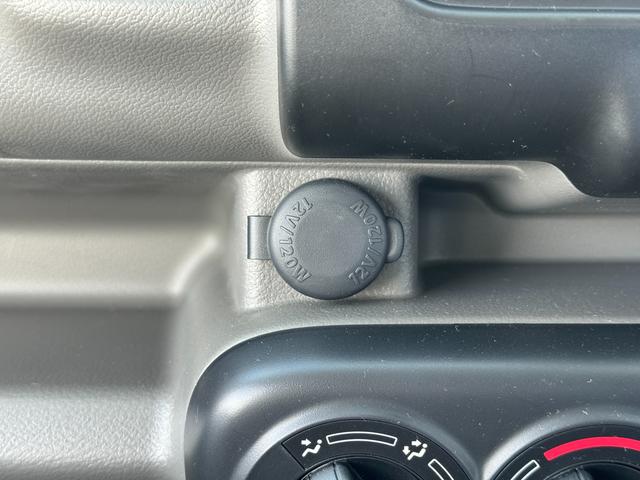 エブリイ ＰＡリミテッド　電子制御式パートタイム４ＷＤ　ＣＶＴ　６型　オートライト　スライドドア　スズキセーフティーサポート　４ＷＤ　衝突被害軽減システム　アイドリングストップ　横滑り防止機能　衝突安全ボディ　盗難防止システム　電波式キーレスエントリー　ＡＭ／ＦＭラジオ（35枚目）