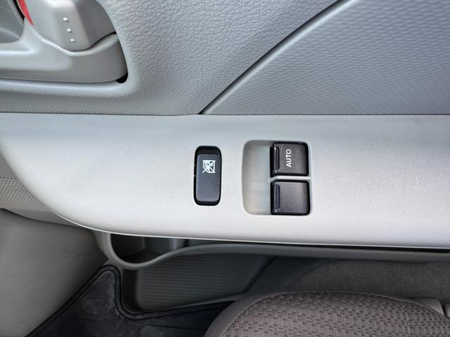 エブリイ ＰＡリミテッド　電子制御式パートタイム４ＷＤ　ＣＶＴ　６型　オートライト　スライドドア　スズキセーフティーサポート　４ＷＤ　衝突被害軽減システム　アイドリングストップ　横滑り防止機能　衝突安全ボディ　盗難防止システム　電波式キーレスエントリー　ＡＭ／ＦＭラジオ（38枚目）