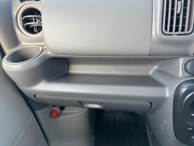 エブリイ ＰＡリミテッド　電子制御式パートタイム４ＷＤ　ＣＶＴ　６型　オートライト　スライドドア　スズキセーフティーサポート　４ＷＤ　衝突被害軽減システム　アイドリングストップ　横滑り防止機能　衝突安全ボディ　盗難防止システム　電波式キーレスエントリー　ＡＭ／ＦＭラジオ（48枚目）