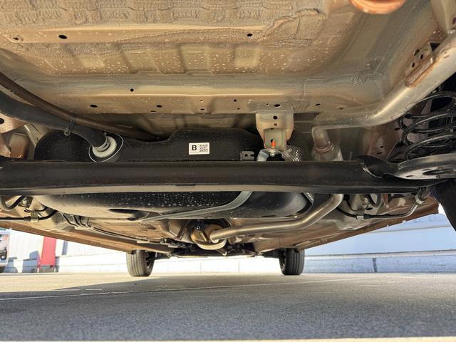 スペーシア ＨＹＢＲＩＤ　Ｘ　ＤＳＢＳＩＩ／ＡＣＣ／電動スライドドア　デュアルセンサーブレーキサポートＩＩ　アダプティブクルーズコントロール　電動スライドドア　電動パーキングブレーキ　オートライト　プッシュスタート　シートヒーター　オートエアコン　衝突被害軽減システム（18枚目）