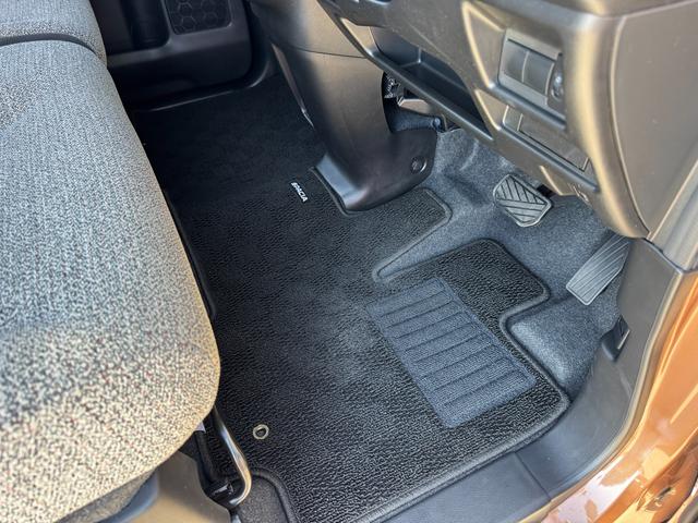 スペーシア ＨＹＢＲＩＤ　Ｘ　ＤＳＢＳＩＩ／ＡＣＣ／電動スライドドア　デュアルセンサーブレーキサポートＩＩ　アダプティブクルーズコントロール　電動スライドドア　電動パーキングブレーキ　オートライト　プッシュスタート　シートヒーター　オートエアコン　衝突被害軽減システム（42枚目）