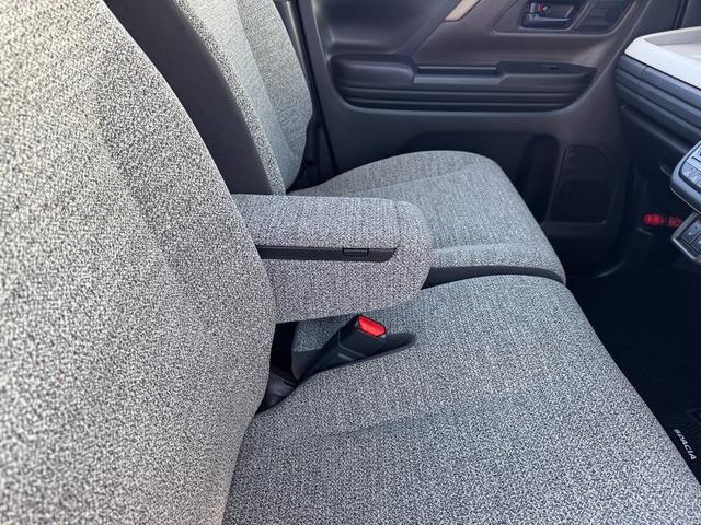 スペーシア ＨＹＢＲＩＤ　Ｘ　ＤＳＢＳＩＩ／ＡＣＣ／電動スライドドア　デュアルセンサーブレーキサポートＩＩ　アダプティブクルーズコントロール　電動スライドドア　電動パーキングブレーキ　オートライト　プッシュスタート　シートヒーター　オートエアコン　衝突被害軽減システム（45枚目）