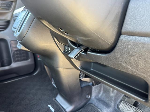 スペーシア ＨＹＢＲＩＤ　Ｘ　ＤＳＢＳＩＩ／ＡＣＣ／電動スライドドア　デュアルセンサーブレーキサポートＩＩ　アダプティブクルーズコントロール　電動スライドドア　電動パーキングブレーキ　オートライト　プッシュスタート　シートヒーター　オートエアコン　衝突被害軽減システム（47枚目）