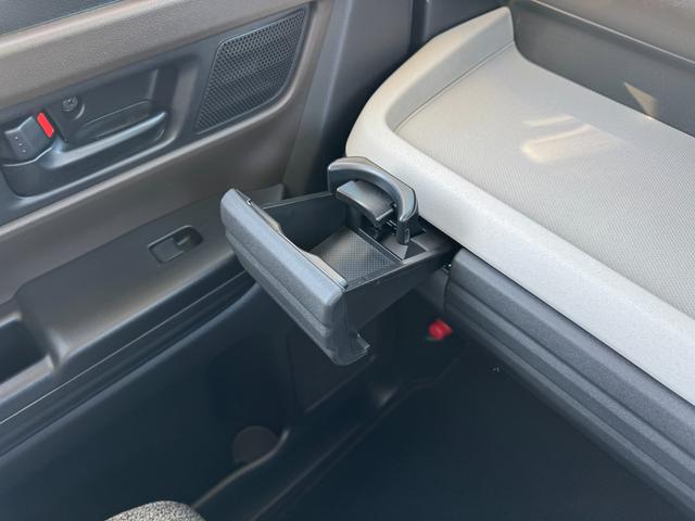 スペーシア ＨＹＢＲＩＤ　Ｘ　ＤＳＢＳＩＩ／ＡＣＣ／電動スライドドア　デュアルセンサーブレーキサポートＩＩ　アダプティブクルーズコントロール　電動スライドドア　電動パーキングブレーキ　オートライト　プッシュスタート　シートヒーター　オートエアコン　衝突被害軽減システム（54枚目）