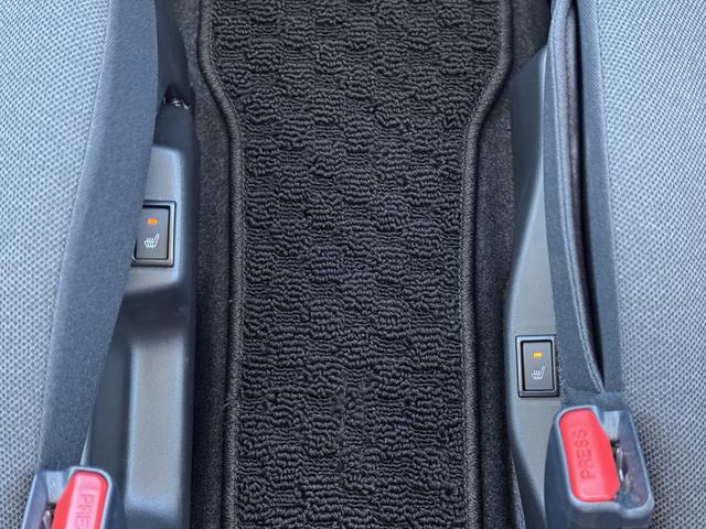 ソリオ ＨＹＢＲＩＤ　ＭＺ　３型　ＤＳＢＳＩＩ／ＡＣＣ／電動スライド　デュアルセンサーブレーキサポートＩＩ　アダプティブクルーズコントロール　電動スライドドア　オートライト　プッシュスタート　シートヒーター　オートエアコン　スズキセーフティーサポート（40枚目）