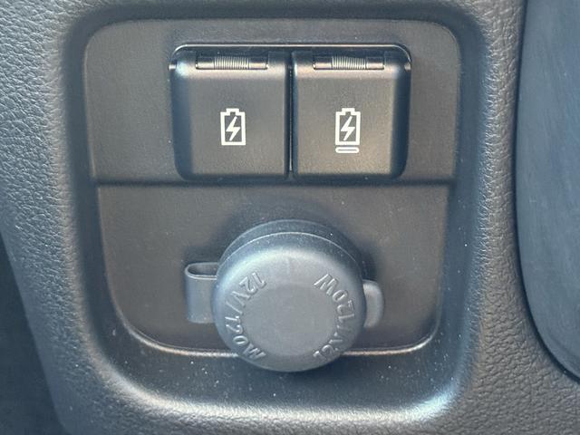 ソリオ ＨＹＢＲＩＤ　ＭＺ　３型　ＤＳＢＳＩＩ／ＡＣＣ／電動スライド　デュアルセンサーブレーキサポートＩＩ　アダプティブクルーズコントロール　電動スライドドア　オートライト　プッシュスタート　シートヒーター　オートエアコン　スズキセーフティーサポート（41枚目）