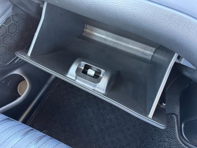 ソリオ ＨＹＢＲＩＤ　ＭＺ　３型　ＤＳＢＳＩＩ／ＡＣＣ／電動スライド　デュアルセンサーブレーキサポートＩＩ　アダプティブクルーズコントロール　電動スライドドア　オートライト　プッシュスタート　シートヒーター　オートエアコン　スズキセーフティーサポート（59枚目）