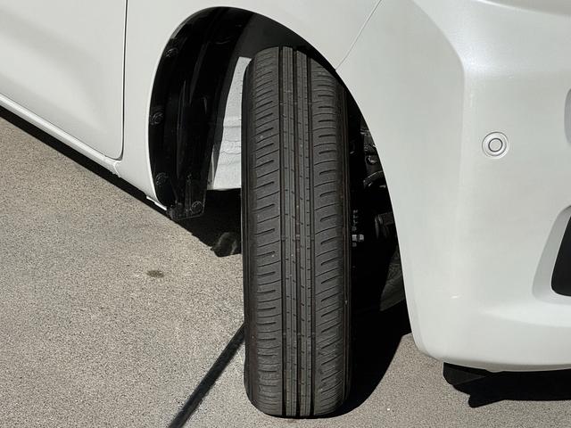 スペーシア ＨＹＢＲＩＤ　Ｘ　４ＷＤ　ＤＳＢＳＩＩ／電動スライドドア　デュアルセンサーブレーキサポートＩＩ　オートライト　電動スライドドア　プッシュスタート　シートヒーター　オートエアコン　スズキセーフティーサポート　４ＷＤ　衝突被害軽減システム　アイドリングストップ（17枚目）