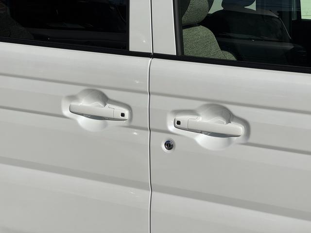 スペーシア ＨＹＢＲＩＤ　Ｘ　４ＷＤ　ＤＳＢＳＩＩ／電動スライドドア　デュアルセンサーブレーキサポートＩＩ　オートライト　電動スライドドア　プッシュスタート　シートヒーター　オートエアコン　スズキセーフティーサポート　４ＷＤ　衝突被害軽減システム　アイドリングストップ（23枚目）