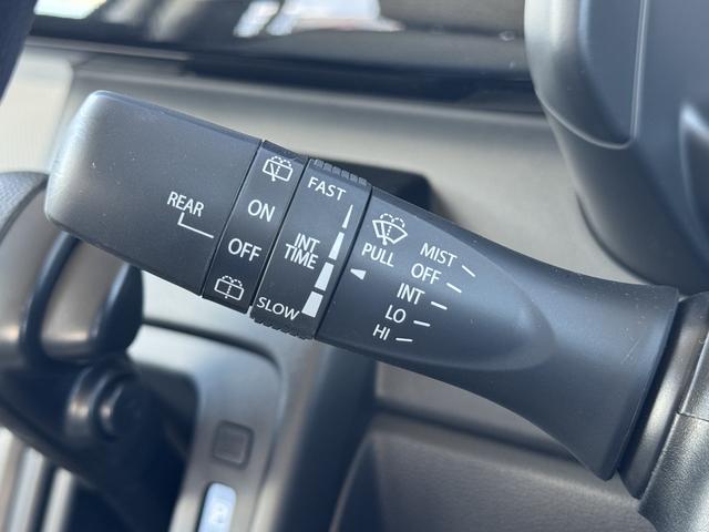 スペーシア ＨＹＢＲＩＤ　Ｘ　４ＷＤ　ＤＳＢＳＩＩ／電動スライドドア　デュアルセンサーブレーキサポートＩＩ　オートライト　電動スライドドア　プッシュスタート　シートヒーター　オートエアコン　スズキセーフティーサポート　４ＷＤ　衝突被害軽減システム　アイドリングストップ（33枚目）