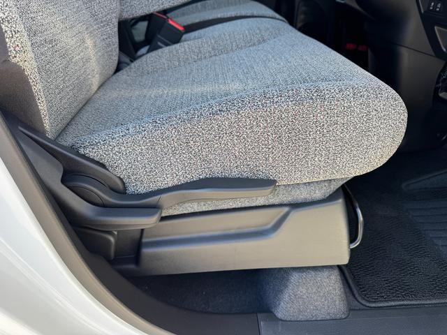 スペーシア ＨＹＢＲＩＤ　Ｘ　４ＷＤ　ＤＳＢＳＩＩ／電動スライドドア　デュアルセンサーブレーキサポートＩＩ　オートライト　電動スライドドア　プッシュスタート　シートヒーター　オートエアコン　スズキセーフティーサポート　４ＷＤ　衝突被害軽減システム　アイドリングストップ（44枚目）