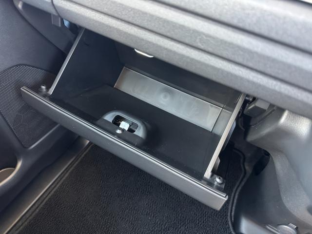 スペーシア ＨＹＢＲＩＤ　Ｘ　４ＷＤ　ＤＳＢＳＩＩ／電動スライドドア　デュアルセンサーブレーキサポートＩＩ　オートライト　電動スライドドア　プッシュスタート　シートヒーター　オートエアコン　スズキセーフティーサポート　４ＷＤ　衝突被害軽減システム　アイドリングストップ（54枚目）