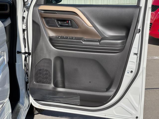 スペーシア ＨＹＢＲＩＤ　Ｘ　４ＷＤ　ＤＳＢＳＩＩ／電動スライドドア　デュアルセンサーブレーキサポートＩＩ　オートライト　電動スライドドア　プッシュスタート　シートヒーター　オートエアコン　スズキセーフティーサポート　４ＷＤ　衝突被害軽減システム　アイドリングストップ（56枚目）