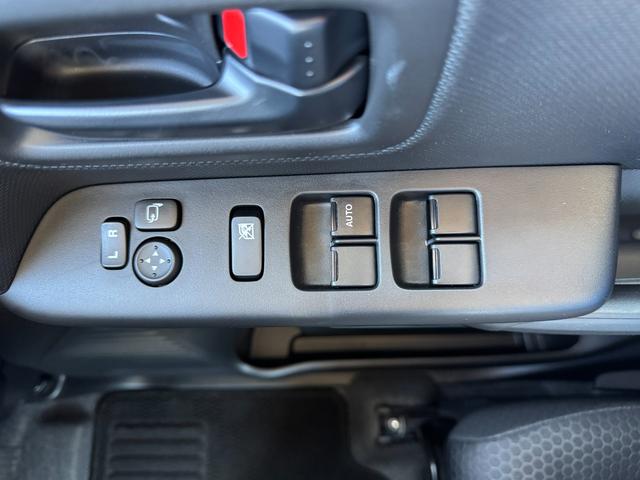 スペーシアベース ＸＦ　２型　全方位モニタ用カメラＰＫＧ／電動スライド（後右）　全方位モニター用カメラパッケージ　電動スライドドア（後席右）　オートライト　プッシュスタート　シートヒーター　オートエアコン　スズキセーフティーサポート　衝突被害軽減システム　アイドリングストップ（40枚目）