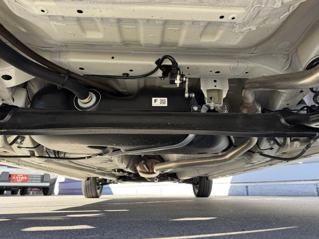 ワゴンＲスティングレー ＨＹＢＲＩＤ　Ｔ（ターボ）　４型　全方位モニタ用カメラＰＫＧ　全方位モニター用カメラパッケージ　オートライト　プッシュスタート　シートヒーター　オートエアコン　スズキセーフティーサポート　衝突被害軽減システム　アイドリングストップ　横滑り防止機能　衝突安全ボディ（18枚目）