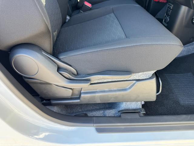 ワゴンＲスティングレー ＨＹＢＲＩＤ　Ｔ（ターボ）　４型　全方位モニタ用カメラＰＫＧ　全方位モニター用カメラパッケージ　オートライト　プッシュスタート　シートヒーター　オートエアコン　スズキセーフティーサポート　衝突被害軽減システム　アイドリングストップ　横滑り防止機能　衝突安全ボディ（44枚目）